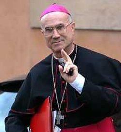 El Cardenal Bertone recuerda que es urgente sostener a los cristianos en Tierra Santa