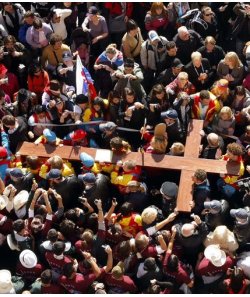 Ocho mil jóvenes españoles recogerán este domingo en el Vaticano la Cruz de la JMJ 2011
