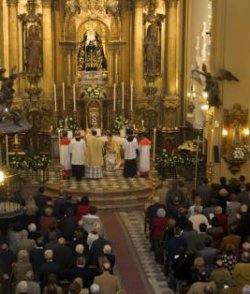 Asistencia masiva de fieles a la Misa Gregoriana en Sevilla