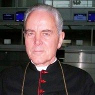 El obispo Richard Williamson