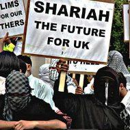 Musulmanes manifestandose en Reino Unido
