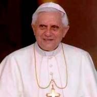 Los santos nos invitan a unirnos a ellos para siempre, dice el Papa Benedicto XVI