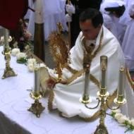 Convocan 24 horas de adoración al Santísimo junto al Congreso de los Diputados