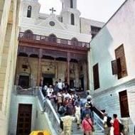 Católicos coptos en una iglesia