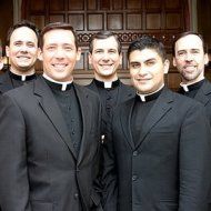 Un grupo de sacerdotes