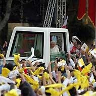 La llegada de Benedicto XVI a Malta.