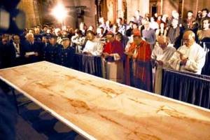 Más de dos millones de peregrinos verán la Sábana Santa en Turín