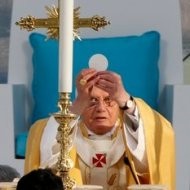 El Papa asegura en Portugal que «ninguna fuerza adversa podrá jamás destruir a la Iglesia»