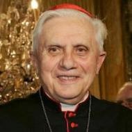 El diario vaticano «desempolva» un escrito poco conocido del cardenal Ratzinger sobre el matrimonio