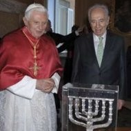 El Papa y Peres piden un acuerdo que respete las «aspiraciones legítimas» de israelíes y palestinos