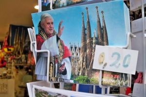 Los primeros «souvenirs» de la visita del Papa a Barcelona