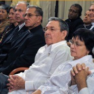 El Papa saluda la apertura del nuevo seminario en La Habana a cuya inauguración asistió Raúl Castro