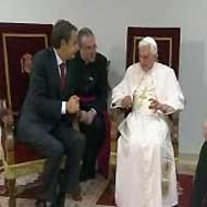 Zapatero, con el Papa, en el momento de la despedida.