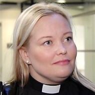 La justicia civil en Finlandia ya multa a los clérigos que no aceptan al clero femenino