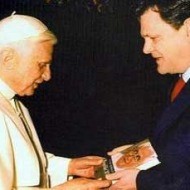 Benedicto XVI habla de la homosexualidad, píldora abortiva, islam, burka, judíos o lefebvrianos