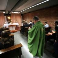 El acoso progre-laicista logra la suspensión de las misas en la Universidad de Barcelona
