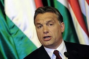 Viktor Orban vota sí.f