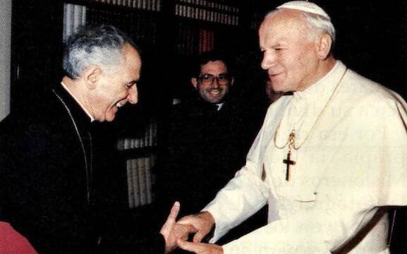 Don José Guerra Campos saluda a Juan Pablo II.