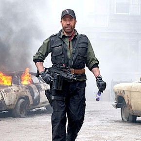 Chuck Norris en Los Mercenarios 2.
