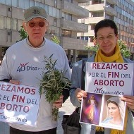 Un grupo de oración ante un abortorio en Valencia