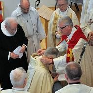 La Iglesia católica abre la puerta a los ordinariatos para luteranos... si lo piden ellos