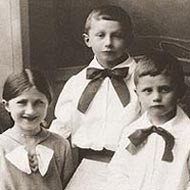 De izquierda a derecha, María, Georg y Joseph.