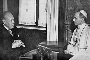 Pío XII recibe a Myron Taylor, enviado de Roosevelt.