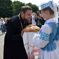 Recibimiento en Bielorrusia con pan y sal