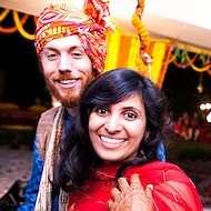 En la India, para la boda.
