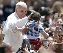 El Papa habla de matrimonio e hijos