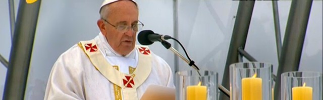 Más de dos millones de personas escucharon al Papa en español y portugués.