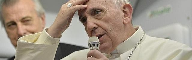 El Papa Francisco en el avión respondió con libertad a preguntas no pactadas