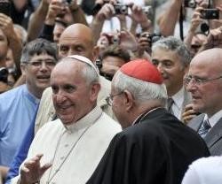 El Papa Francisco, a su llegada al centro Astalli, del Servicio Jesuita para los Refugiados