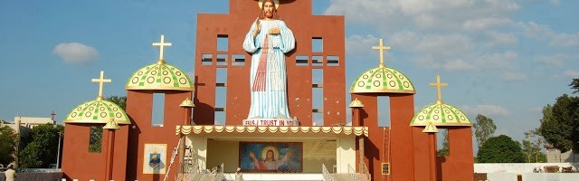 Santa Faustina, la vidente polaca, poco podía imaginar al Cristo de la Divina Misericordia de 13 metros de Sagar