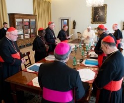Foto de la reunión del martes en el Palacio Apostólico; las siguientes se han desarrollado en Santa Marta