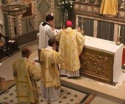 La Congregación para el Culto Divino ha aprobado la nueva liturgia anglocatólica, que se ve en la foto