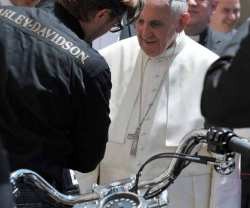 Quien compre la Harley del Papa Francisco estará ayudando a Cáritas y sus pobres