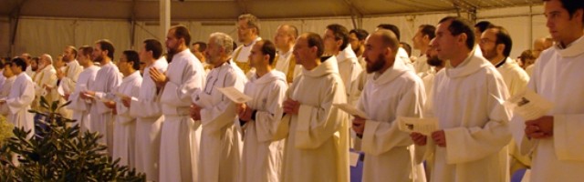 Seminaristas de Fréjus-Toulon - Dominique Rey tiene bastantes, pero necesita más y los de Hispanoamérica requieren una acogida especial