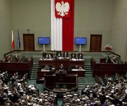 El Parlamento polaco seguirá teniendo su crucifijo