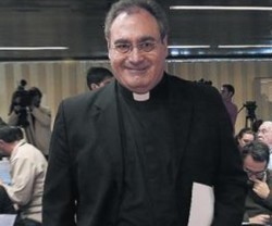 El padre Gil Tamayo señala la importancia de que todos los católicos apoyen la buena prensa