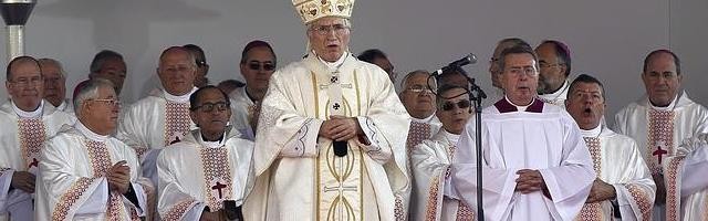 El cardenal Rouco presidiendo la Misa de las Familias