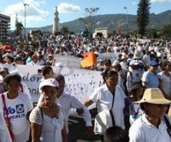 La Marcha por la vida y la familia en El Salvador contó con la colaboración de católicos y protestantes
