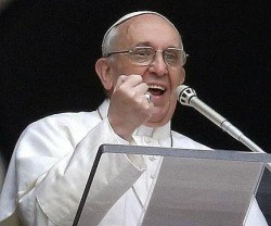 El Papa pide promover en los medios una cultura del encuentro