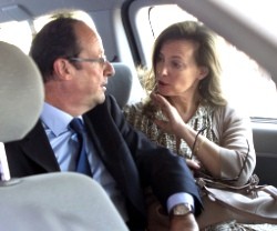 Hollande, el presidente que ha redefinido el matrimonio de los franceses, con su ex, Valerie, aunque no es su ex porque no estaban casados