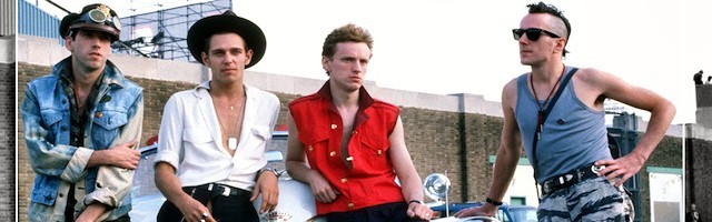 Inconfundible estética ochentera de The Clash: Terry Chimes es el tercero por la izquierda.