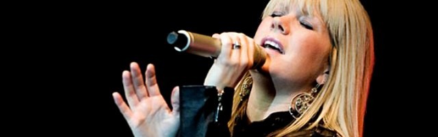 Natalie Grant, reconocida cantante soul, se hartó de los guiños progres en la ceremonia de los Grammy y se fue en un silencio que retumba ensordecedor