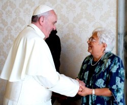 El Papa Francisco, con Maria Voce, presidenta del Movimiento de los Focolares, en septiembre