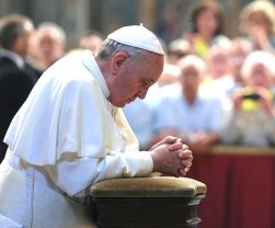 El Papa Francisco recomienda los ejercicios y recuerda que la oración es la clave