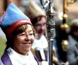 La obispa luterana de Estocolmo, la militante lesbiana Eva Brunne... 8 de cada 10 suecas y danesas dicen haber sido acosadas sexualmente