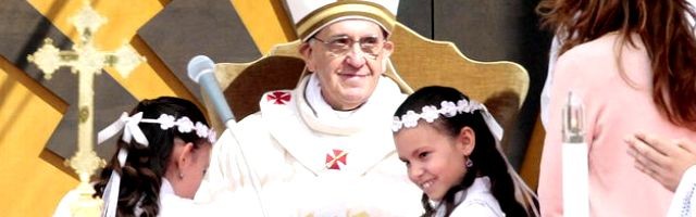 El Papa Francisco, en un año, ha dejado innumerables imágenes con niños, enfermos y peregrinos